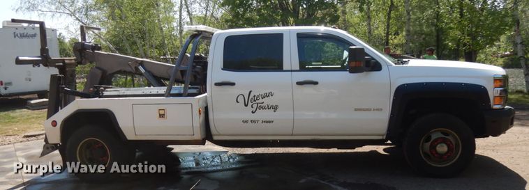 image for item IT9411 2016 Chevrolet Silverado 3500HD  Crew Cab tow truck