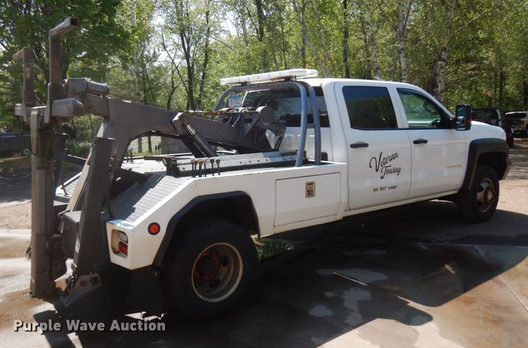 image for item IT9411 2016 Chevrolet Silverado 3500HD  Crew Cab tow truck