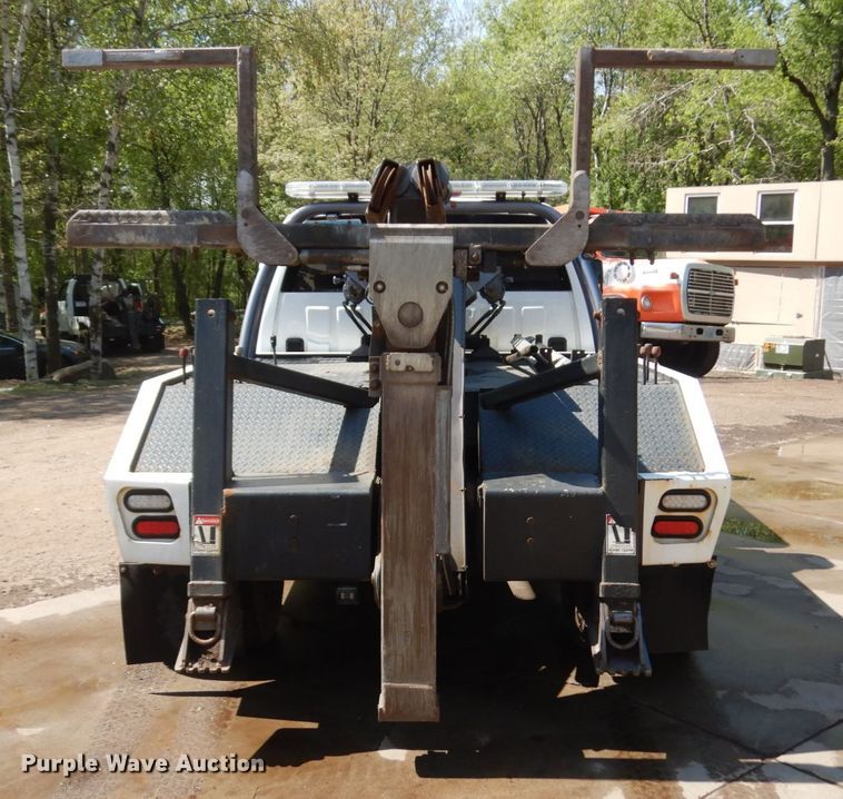 image for item IT9411 2016 Chevrolet Silverado 3500HD  Crew Cab tow truck