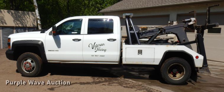 image for item IT9411 2016 Chevrolet Silverado 3500HD  Crew Cab tow truck