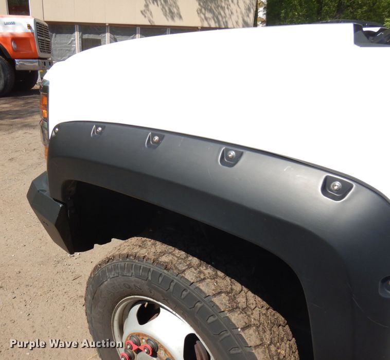 image for item IT9411 2016 Chevrolet Silverado 3500HD  Crew Cab tow truck