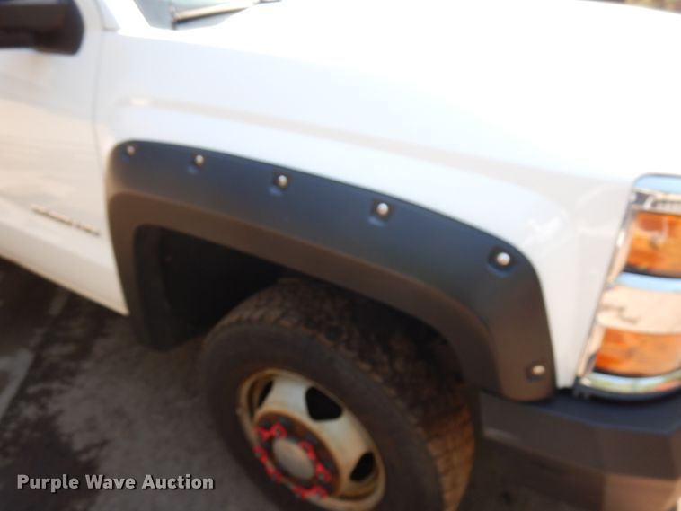 image for item IT9411 2016 Chevrolet Silverado 3500HD  Crew Cab tow truck