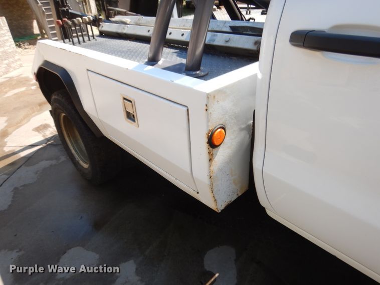 image for item IT9411 2016 Chevrolet Silverado 3500HD  Crew Cab tow truck