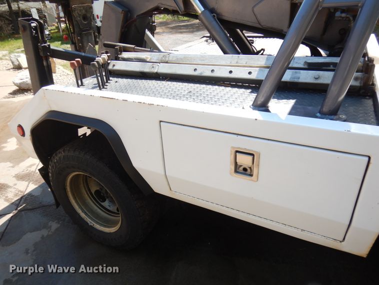 image for item IT9411 2016 Chevrolet Silverado 3500HD  Crew Cab tow truck