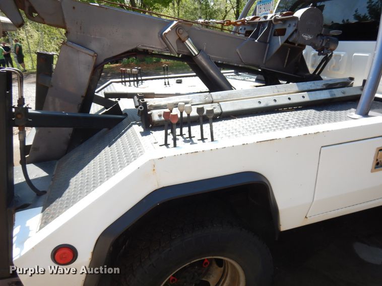 image for item IT9411 2016 Chevrolet Silverado 3500HD  Crew Cab tow truck