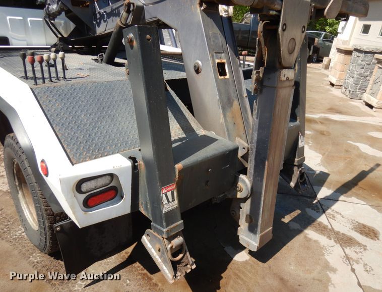 image for item IT9411 2016 Chevrolet Silverado 3500HD  Crew Cab tow truck