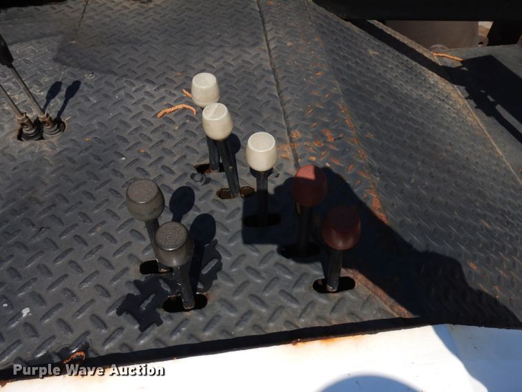 image for item IT9411 2016 Chevrolet Silverado 3500HD  Crew Cab tow truck