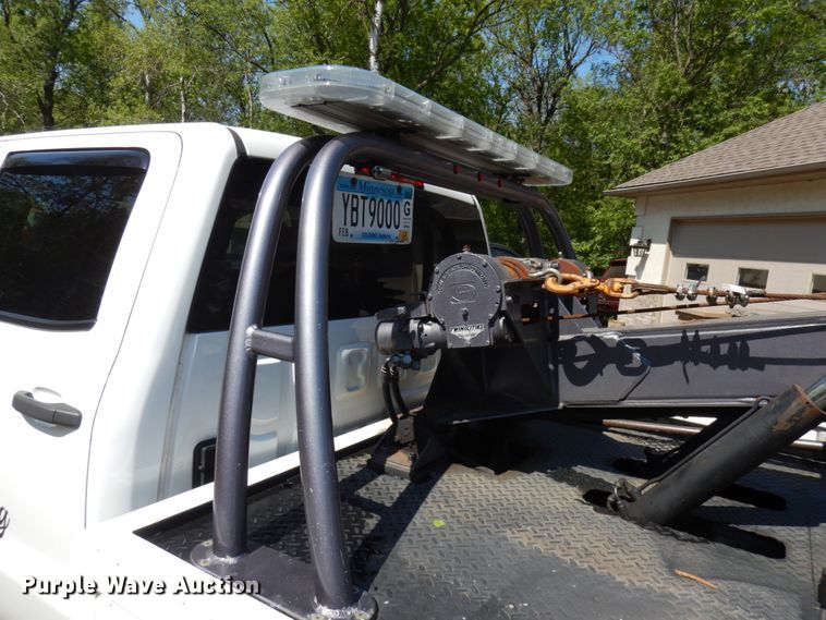 image for item IT9411 2016 Chevrolet Silverado 3500HD  Crew Cab tow truck