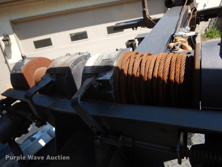 image for item IT9411 2016 Chevrolet Silverado 3500HD  Crew Cab tow truck