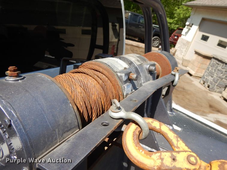 image for item IT9411 2016 Chevrolet Silverado 3500HD  Crew Cab tow truck