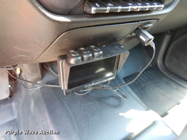 image for item IT9411 2016 Chevrolet Silverado 3500HD  Crew Cab tow truck