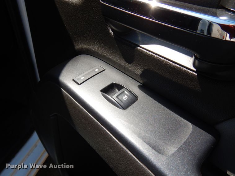 image for item IT9411 2016 Chevrolet Silverado 3500HD  Crew Cab tow truck