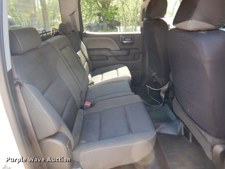 image for item IT9411 2016 Chevrolet Silverado 3500HD  Crew Cab tow truck