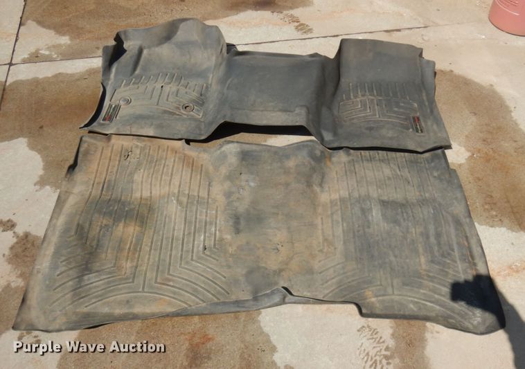 image for item IT9411 2016 Chevrolet Silverado 3500HD  Crew Cab tow truck