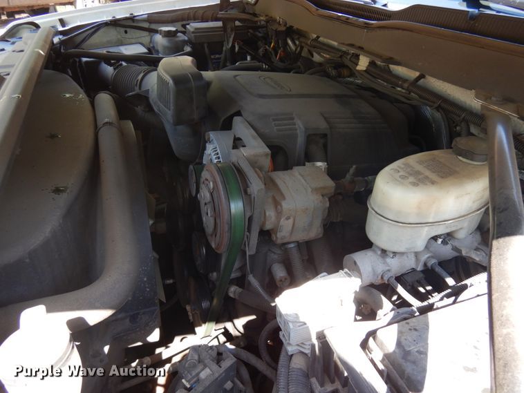 image for item IT9411 2016 Chevrolet Silverado 3500HD  Crew Cab tow truck