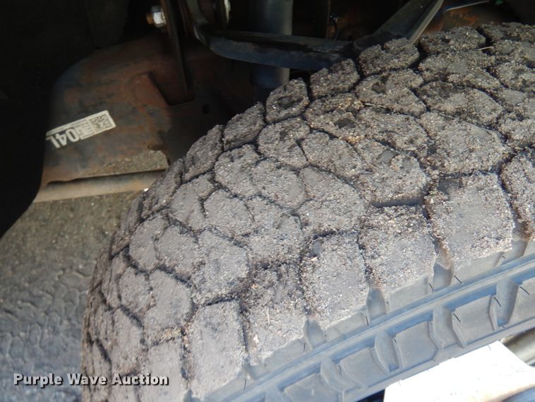 image for item IT9411 2016 Chevrolet Silverado 3500HD  Crew Cab tow truck