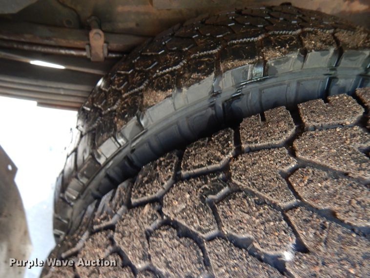 image for item IT9411 2016 Chevrolet Silverado 3500HD  Crew Cab tow truck