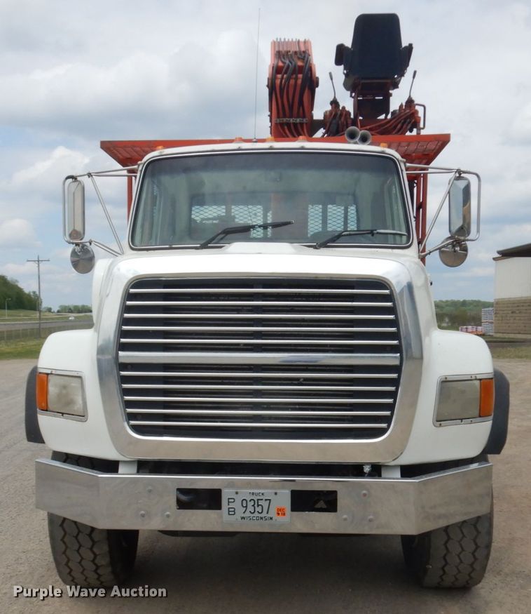 image for item IT9420 1995 Ford LTLS9000  crane truck