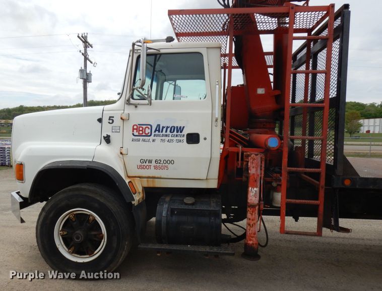 image for item IT9420 1995 Ford LTLS9000  crane truck