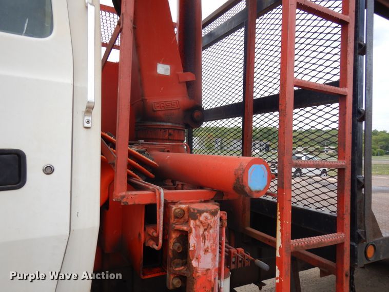 image for item IT9420 1995 Ford LTLS9000  crane truck