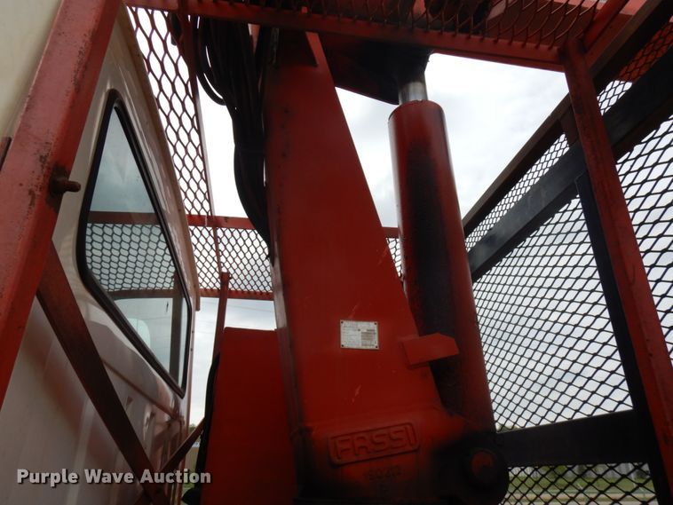 image for item IT9420 1995 Ford LTLS9000  crane truck