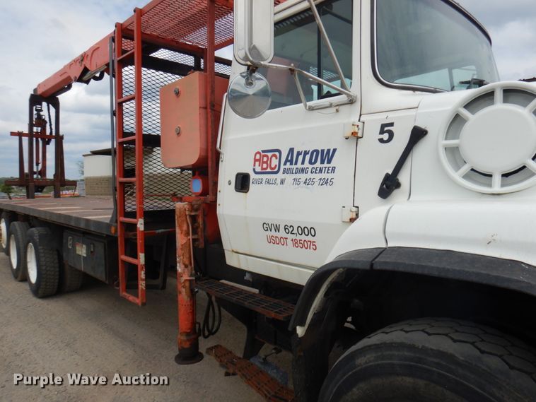 image for item IT9420 1995 Ford LTLS9000  crane truck