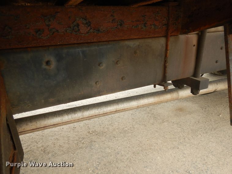 image for item IT9420 1995 Ford LTLS9000  crane truck