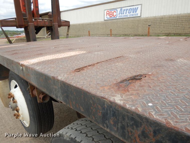 image for item IT9420 1995 Ford LTLS9000  crane truck