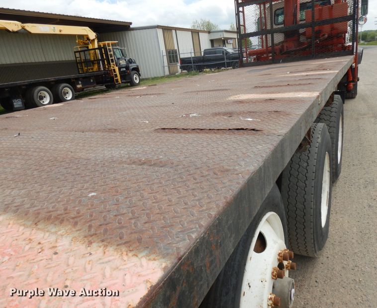 image for item IT9420 1995 Ford LTLS9000  crane truck