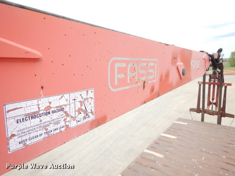 image for item IT9420 1995 Ford LTLS9000  crane truck