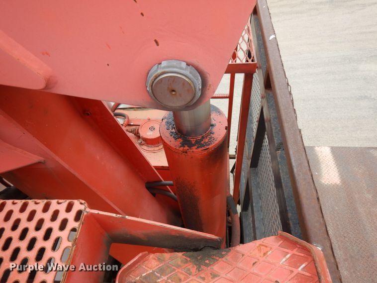 image for item IT9420 1995 Ford LTLS9000  crane truck