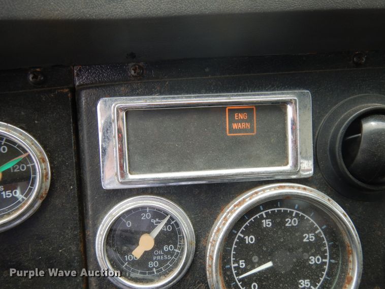 image for item IT9420 1995 Ford LTLS9000  crane truck