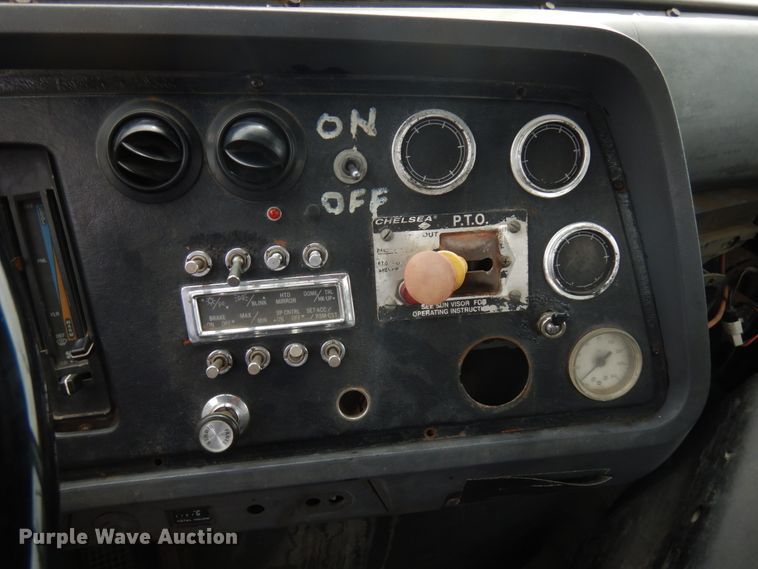 image for item IT9420 1995 Ford LTLS9000  crane truck