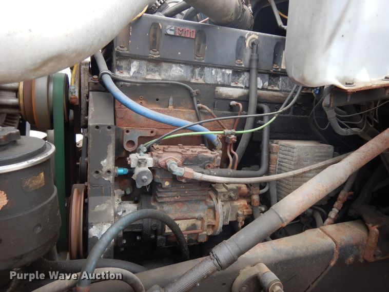 image for item IT9420 1995 Ford LTLS9000  crane truck