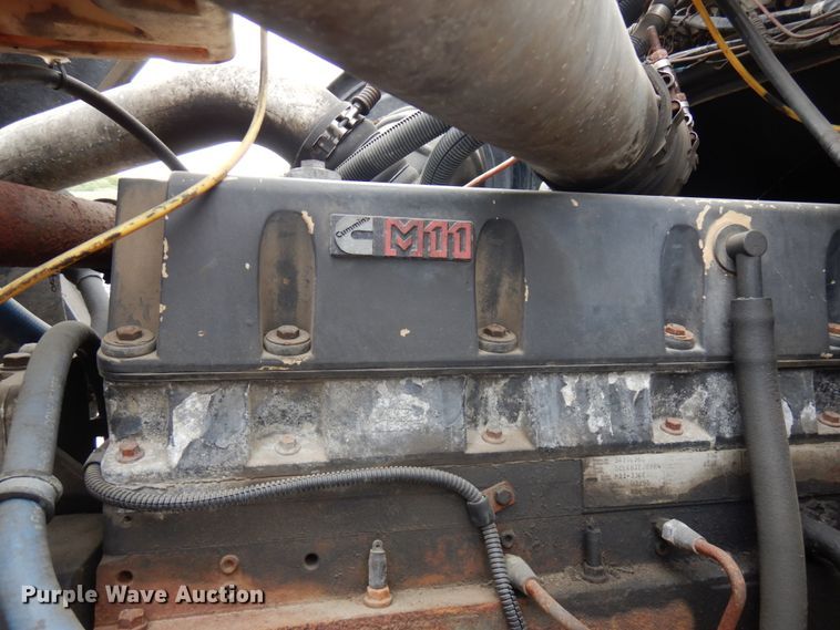 image for item IT9420 1995 Ford LTLS9000  crane truck