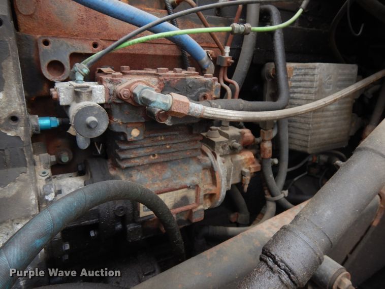 image for item IT9420 1995 Ford LTLS9000  crane truck