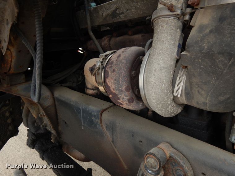 image for item IT9420 1995 Ford LTLS9000  crane truck