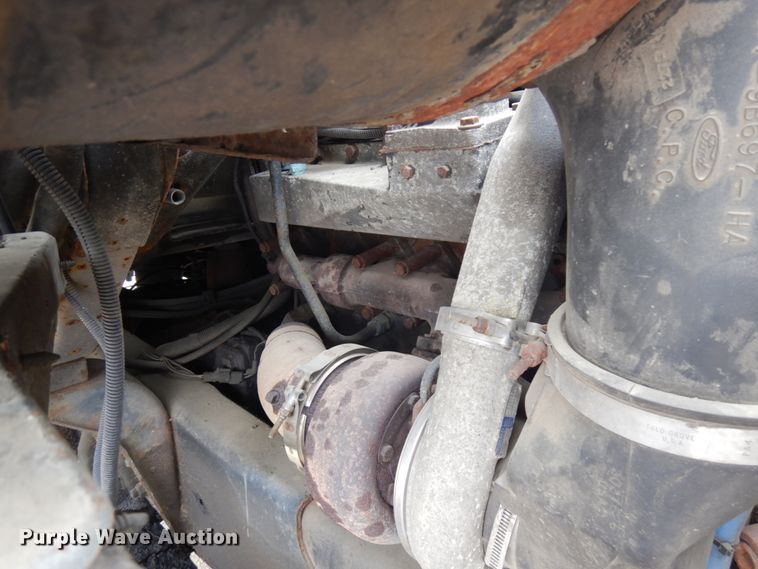 image for item IT9420 1995 Ford LTLS9000  crane truck