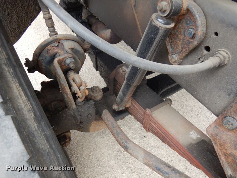 image for item IT9420 1995 Ford LTLS9000  crane truck