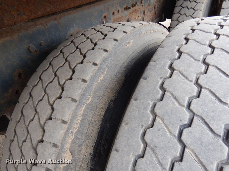 image for item IT9420 1995 Ford LTLS9000  crane truck