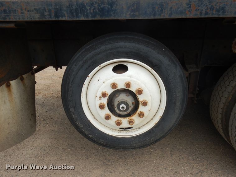 image for item IT9420 1995 Ford LTLS9000  crane truck