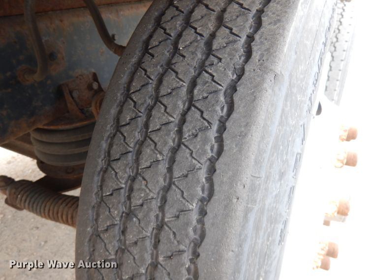 image for item IT9420 1995 Ford LTLS9000  crane truck