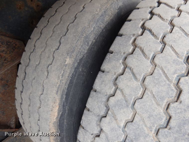 image for item IT9420 1995 Ford LTLS9000  crane truck