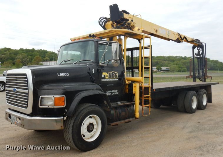 image for item IT9421 1996 Ford LTLS9000  crane truck