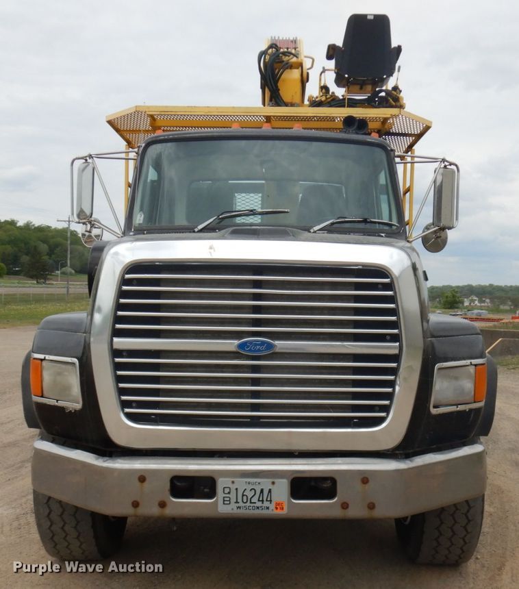 image for item IT9421 1996 Ford LTLS9000  crane truck