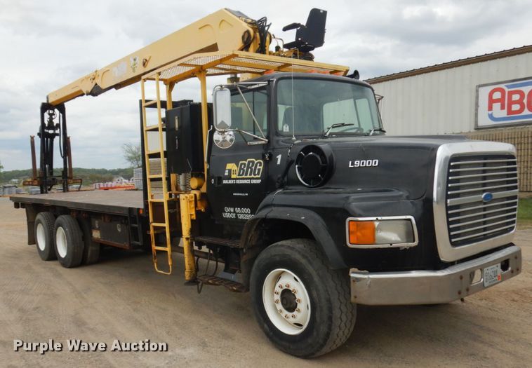 image for item IT9421 1996 Ford LTLS9000  crane truck