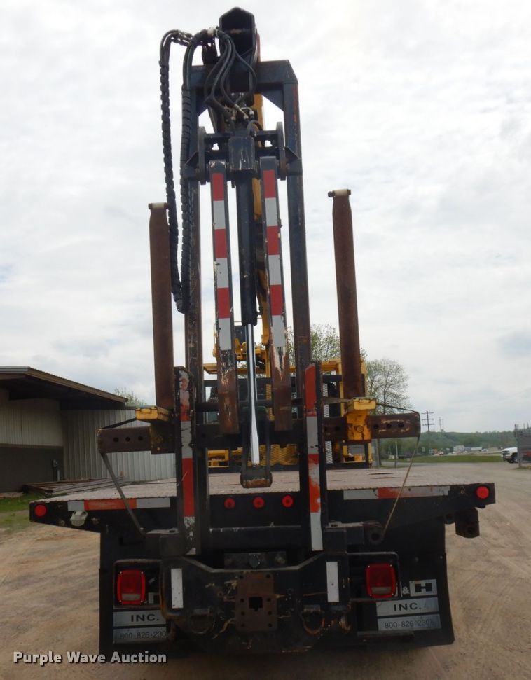 image for item IT9421 1996 Ford LTLS9000  crane truck