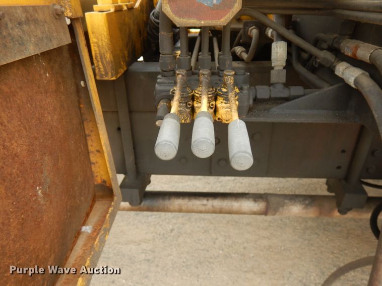 image for item IT9421 1996 Ford LTLS9000  crane truck