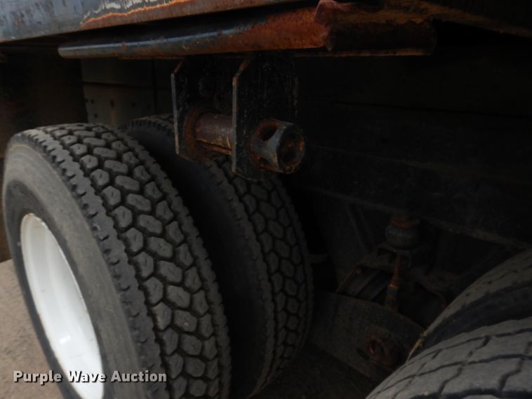 image for item IT9421 1996 Ford LTLS9000  crane truck