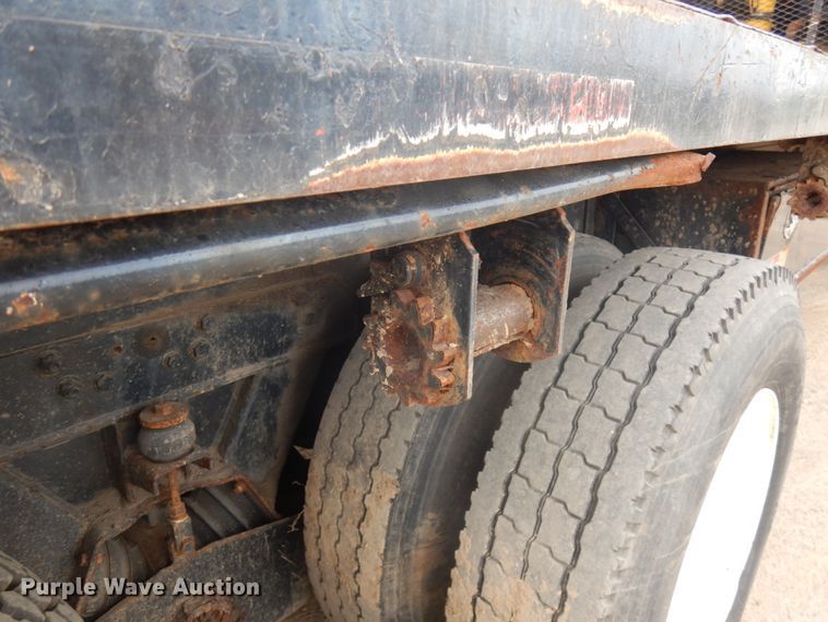 image for item IT9421 1996 Ford LTLS9000  crane truck